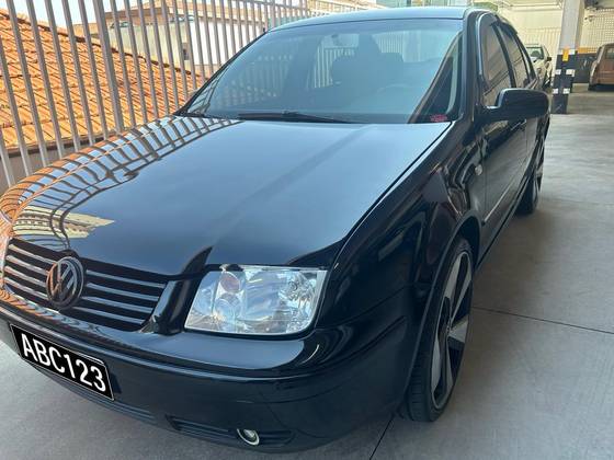 VOLKSWAGEN BORA 2.0 MI 8V GASOLINA 4P AUTOMÁTICO